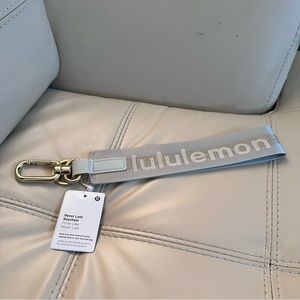 🆕 LULULEMON Never Lost Keychain- NWT